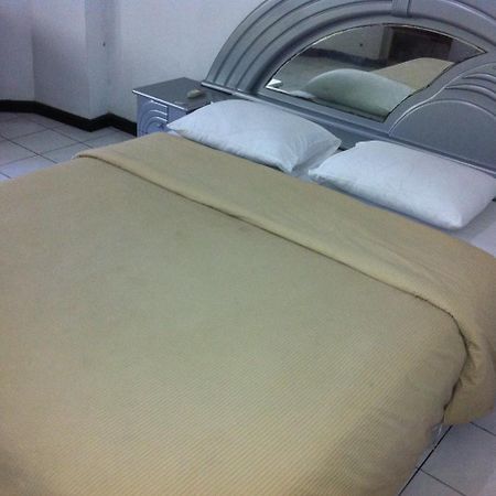 Catellya Guest House Cipaku Бандунг Екстериор снимка